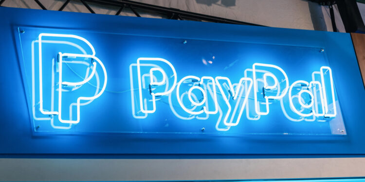 PayPal se hunde en Wall Street tras la salida de su CEO y un débil panorama de ganancias