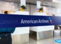 Auxiliares de vuelo de American Airlines protestan y exigen cambios mientras la dirección promete recuperación