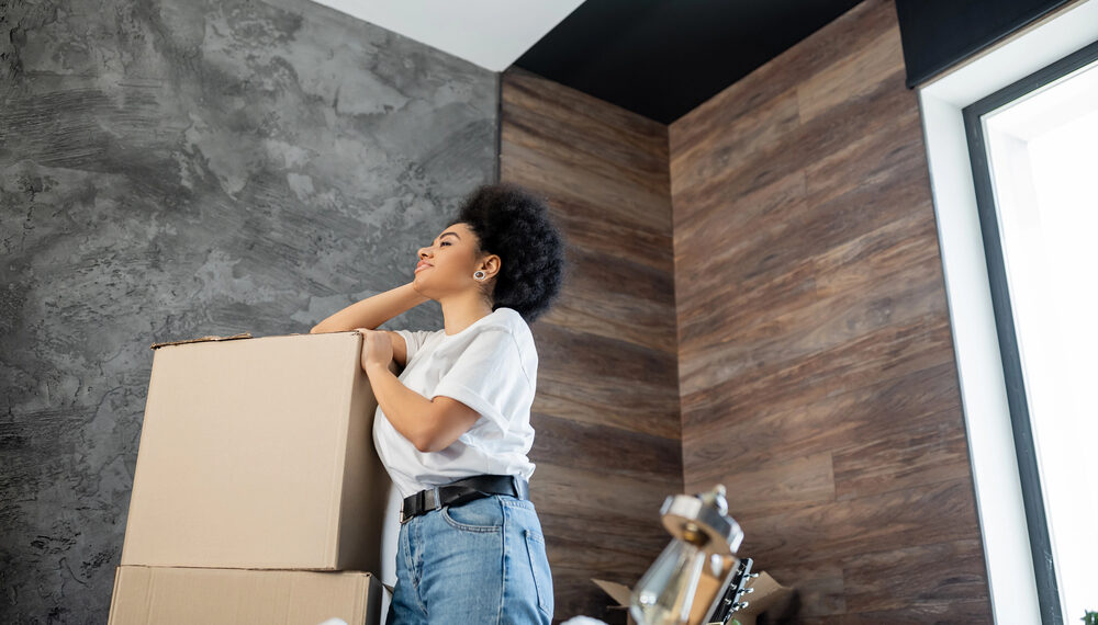 El “impuesto para solteros” golpea con fuerza: Vivir solo cuesta $10,470 extra al año en EE. UU.