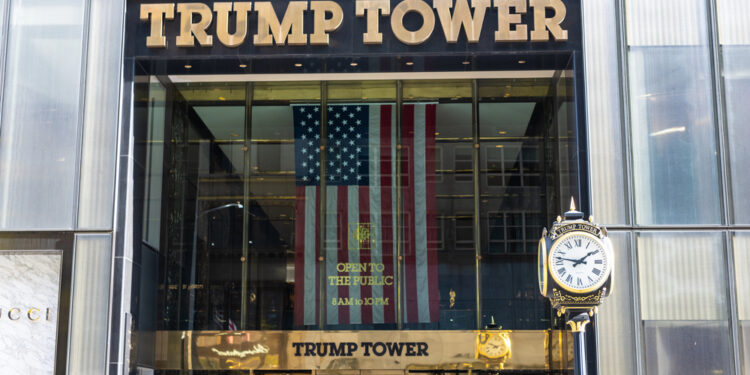 WSJ revela una inversión secreta que presuntamente vincula a Trump, las criptomonedas y Emiratos