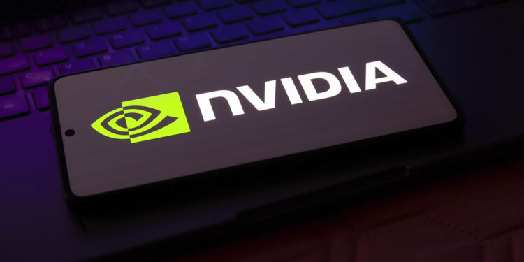 Nvidia tropieza en bolsa tras dudas sobre su ambiciosa apuesta por OpenAI