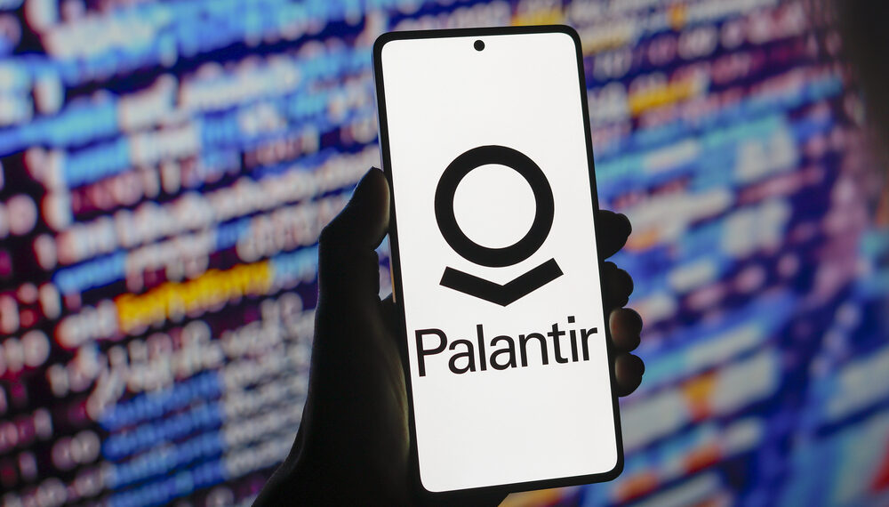Palantir repunta en Wall Street tras sorprender con resultados sólidos en medio del auge de la IA