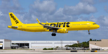 Spirit Airlines reduce su flota y reincorpora 500 auxiliares en plena reestructuración