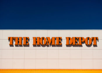 Home Depot recorta empleos y ordena el regreso total a la oficina