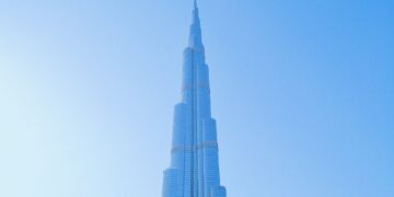 ¿Qué pasa en Dubai?: El aeropuerto y dos icónicos hoteles bajo fuego iraní