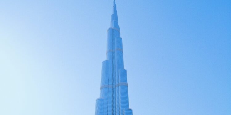 ¿Qué pasa en Dubai?: El aeropuerto y dos icónicos hoteles bajo fuego iraní