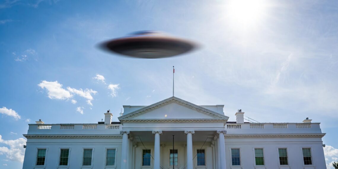 Obama y Lara Trump avivan la polémica sobre la posibilidad de vida extraterrestre: ¿Trump lo confirma?