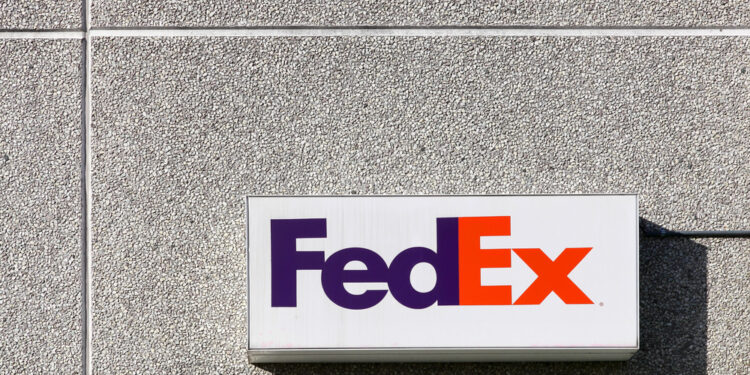 FedEx supera previsiones y eleva su guía para 2026 impulsada por eficiencia operativa