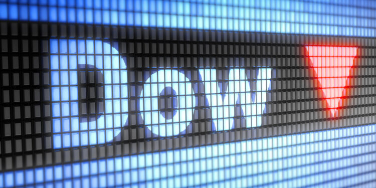 El Dow Jones cae casi 800 puntos mientras el petróleo supera los $80 por barril