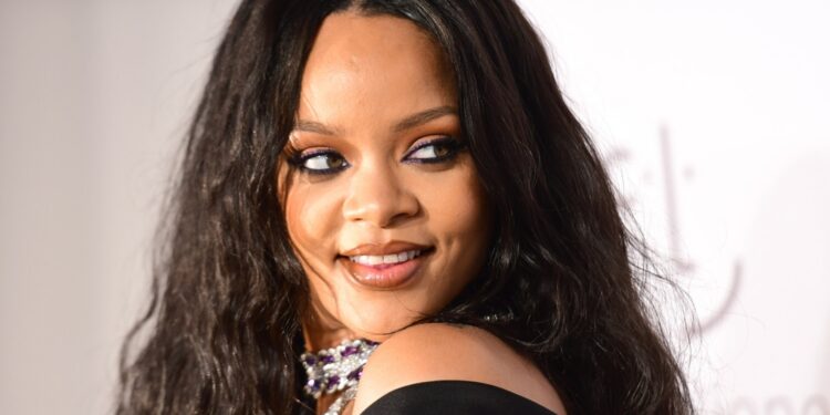 Mansión de Rihanna en Los Ángeles fue alcanzada por disparos y arrestan al autor material: ¿De quién se trata?