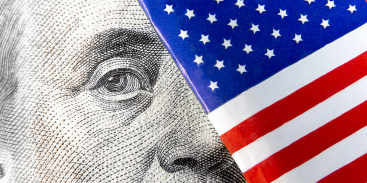 La economía de EE. UU. se frena: El PIB cae al 0.7% mientras la inflación persiste