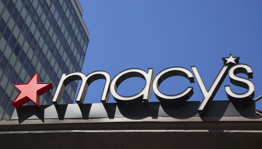 Macy’s supera expectativas trimestrales, pero anticipa menor crecimiento en 2026