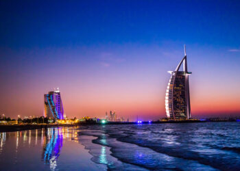 Ataque con drones cerca del aeropuerto de Dubái: ¿Cuál es la situación actual en Emiratos Árabes Unidos?