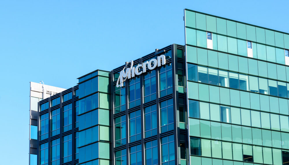 Micron dispara ingresos y rompe previsiones gracias al auge de la inteligencia artificial, pero la acción cae tras resultados
