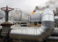 Ataque con drones provoca incendio en centro petrolero de Fujairah en Emiratos Árabes Unidos