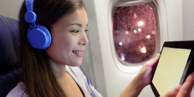 United Airlines podrá prohibir a pasajeros que reproduzcan audio sin auriculares