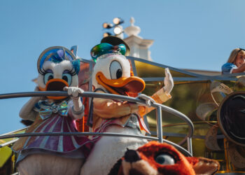 Incidente químico en Disneyland deja cinco empleados hospitalizados en Anaheim