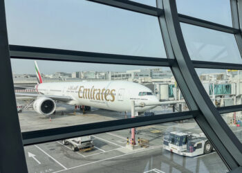 Espacio aéreo cerrado en Oriente Medio paraliza la aviación y deja miles de pasajeros varados