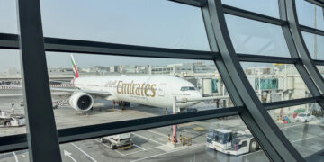 Espacio aéreo cerrado en Oriente Medio paraliza la aviación y deja miles de pasajeros varados