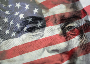 Los ingresos personales en EE. UU. aumentan en enero mientras el gasto de los consumidores retrocede