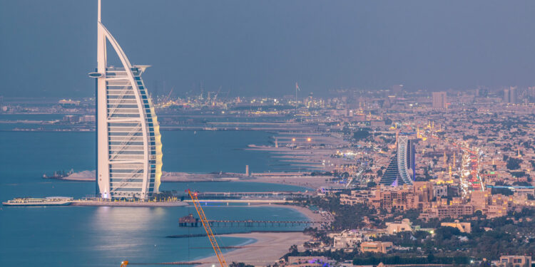 EE.UU. urge a sus ciudadanos a salir de Oriente Medio, incluyendo los Emiratos Árabes Unidos
