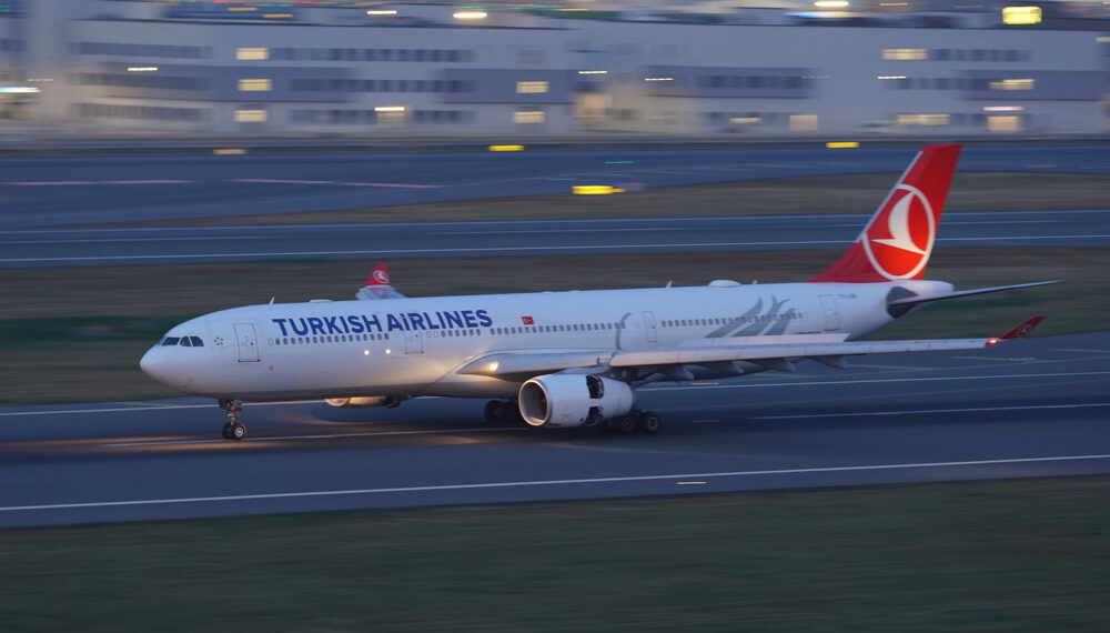 Turquía extiende cancelaciones de vuelos a Medio Oriente debido al conflicto con Irán