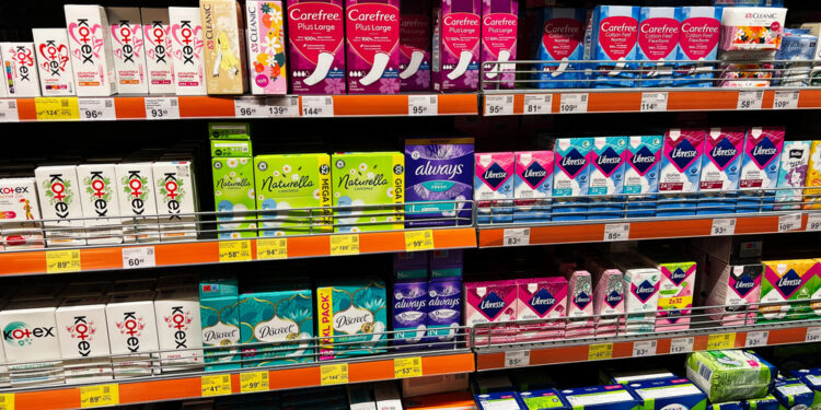Productos básicos femeninos encarecen el costo de vida y obligan a recortar gastos
