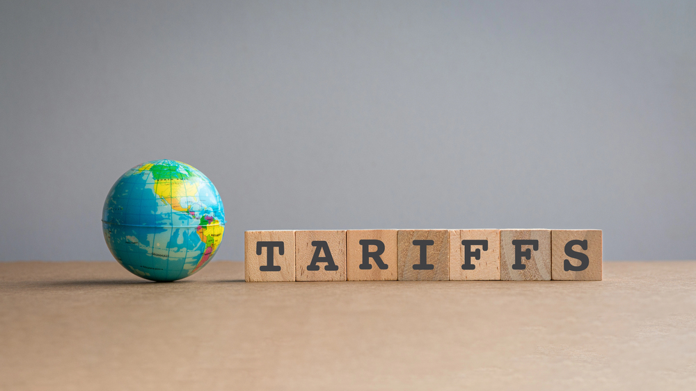 EE.UU. prepara arancel global del 15% a importaciones mientras la Casa Blanca busca restablecer la política comercial de Trump