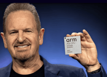 Arm se dispara en bolsa tras apostar por chips propios y proyectar ingresos de $15,000 millones por IA