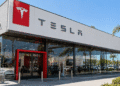 Tesla supera expectativas con flujo de caja positivo y acelera su apuesta por robots humanoides
