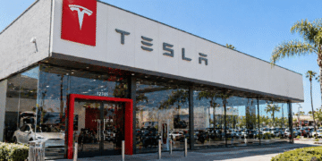 Tesla supera expectativas con flujo de caja positivo y acelera su apuesta por robots humanoides
