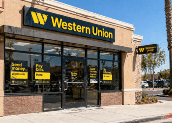 Western Union reduce utilidades por caída en remesas ante presión migratoria en EE.UU.