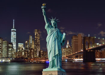 Nueva York propone impuesto a segundas residencias y abre frente legal en el mercado de lujo