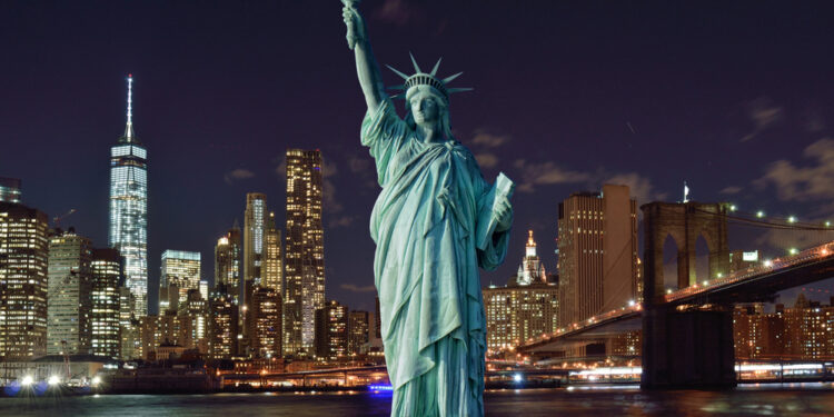 Nueva York propone impuesto a segundas residencias y abre frente legal en el mercado de lujo