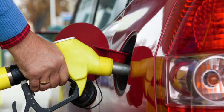 Escalada en el precio de la gasolina en EE. UU. fuerza cambios en el consumo