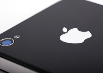 Incertidumbre por el iPhone plegable provoca caída en las acciones de Apple