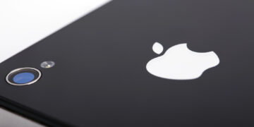 Incertidumbre por el iPhone plegable provoca caída en las acciones de Apple
