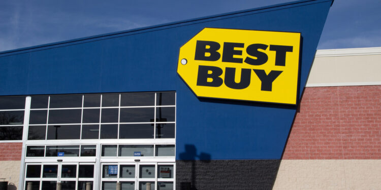 Best Buy cambia de liderazgo en medio de ventas estancadas y apuesta por la iA para crecer