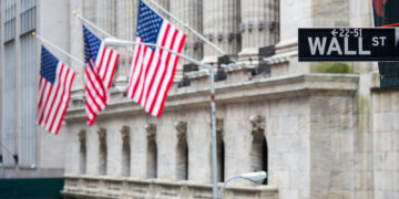 Wall Street marca récords: S&P 500 supera los 7,100 puntos tras alivio en tensión energética