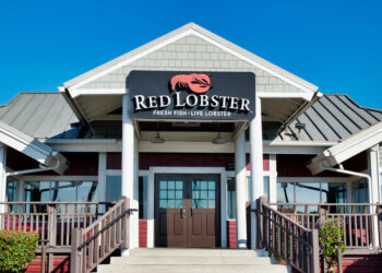 Red Lobster relanza “camarones sin límite” con precios más altos tras su bancarrota