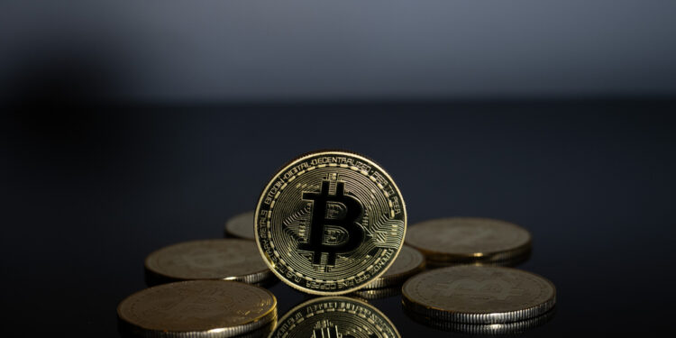 Escándalo cripto: Millonario acusa a empresa vinculada a Trump de “extorsión” por $276 millones