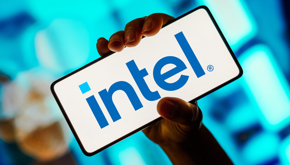 Intel se dispara en bolsa y marca su mejor jornada desde 1987 impulsada por la IA