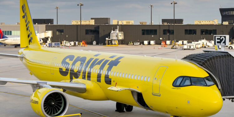 Spirit Airlines negocia con el gobierno de EE.UU. en busca de apoyo ante presión por costos