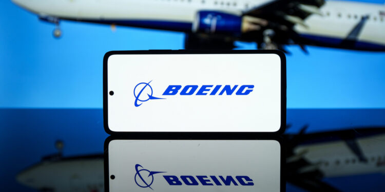 Boeing reduce pérdidas y supera previsiones impulsada por mayor producción