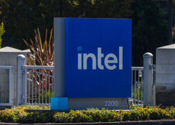 Intel se dispara 58% en nueve días y marca su mejor racha bursátil en décadas