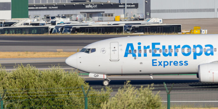 Europa enfrenta riesgo de escasez de combustible para aviones en medio de crisis energética