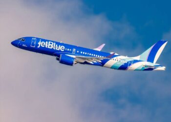 JetBlue acelera su expansión en Florida mientras Spirit negocia un rescate de $500 millones