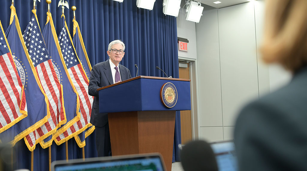 La FED mantiene tasas sin cambios, pero muestra su mayor división en más de tres décadas