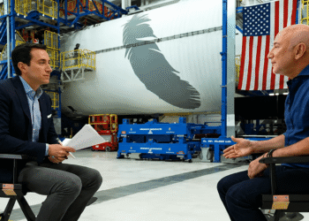 Jeff Bezos entra al debate político y económico de EE. UU.: Defiende a multimillonarios, apoya la IA y elogia a Trump