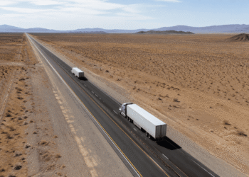 Licencias a camioneros indocumentados: Corte Suprema rechaza demanda de Florida contra California y Washington